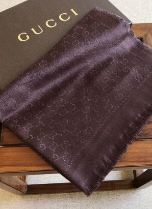 Gucci scarf