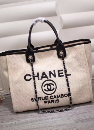 CHANEL bag