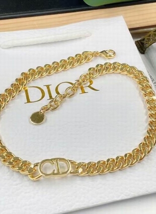 DIOR necklace