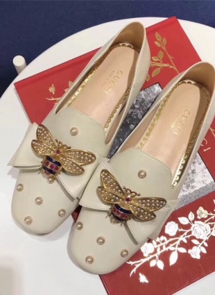 Gucci shoes beige