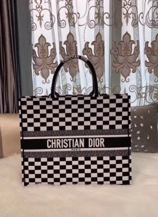 DIOR bag
