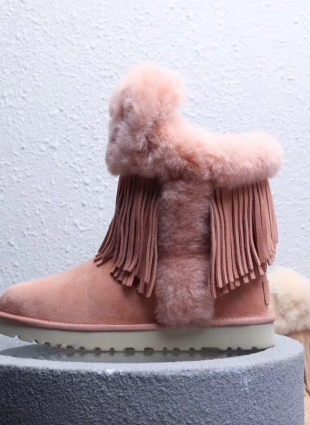 UGG peach colour