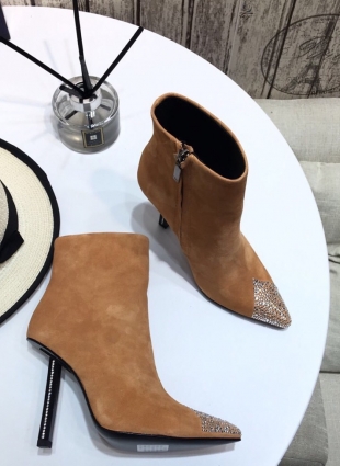 Yves Saint Laurent color camel boots