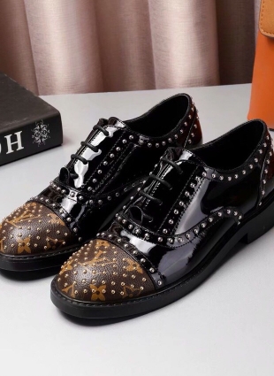Louis Vuitton black with a print shoes