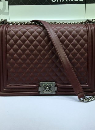 Chanel bordo boy bag
