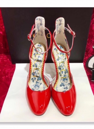 Gucci shoes red
