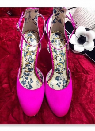 Gucci shoes pink