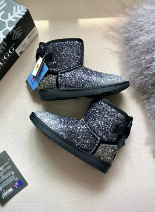UGG dark blue