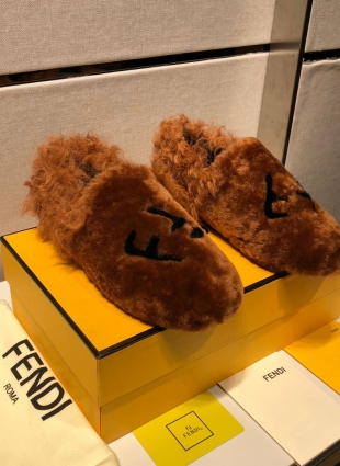 Fendi shoes brown
