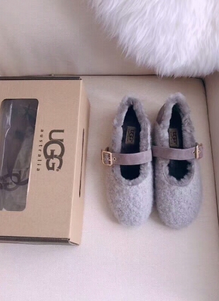 UGG shoes gray