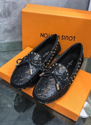 Louis Vuitton shoes black