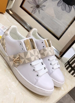 Louis Vuitton sneakers white