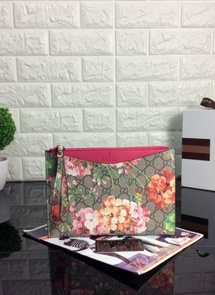 Gucci bloom wallet