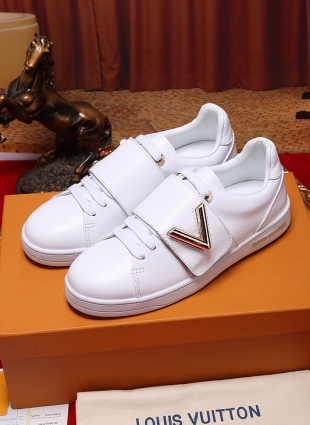 Louis Vuitton sneakers white