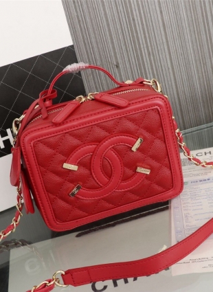 CHANEL VANITY red bag gold chain