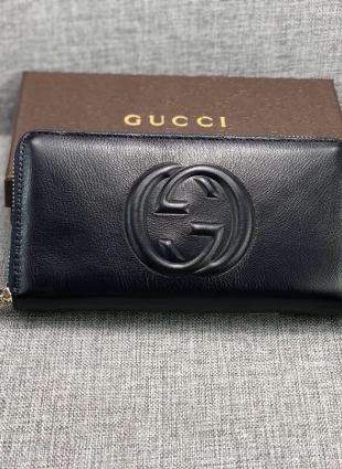 GG black zip wallet