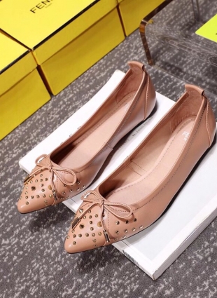 Fendi shoes beige