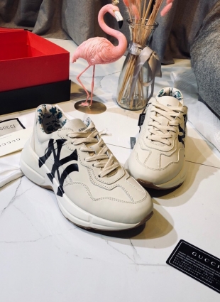 Gucci sneakers ivory