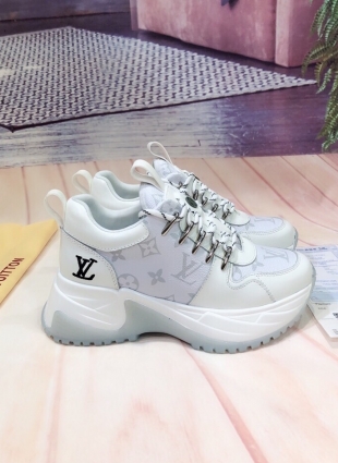 Louis Vuitton sneakers white