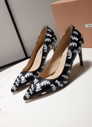 Miu Miu shoes black