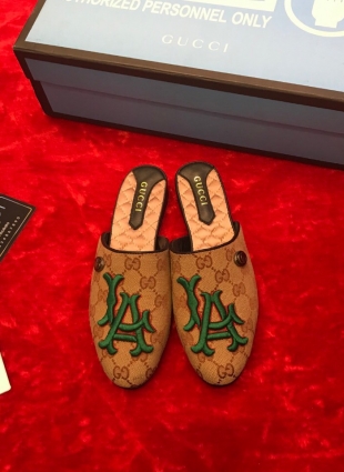 Gucci shoes brown