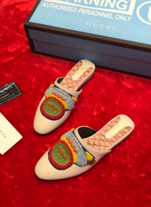 Gucci shoes white