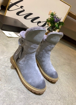 UGG blue