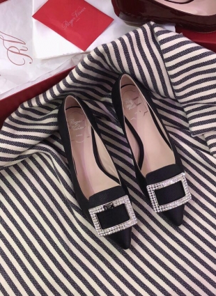 Roger Vivier shoes black