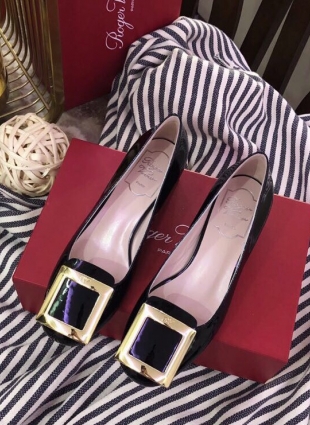 Roger Vivier shoes violet
