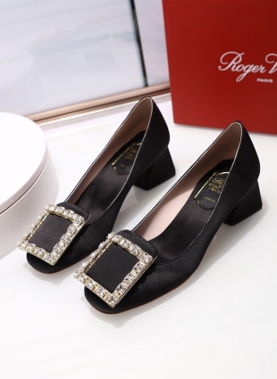 Roger Vivier shoes black