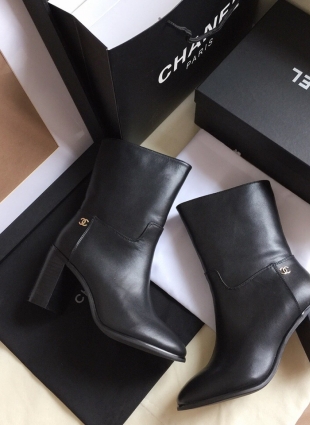 Chanel boots black