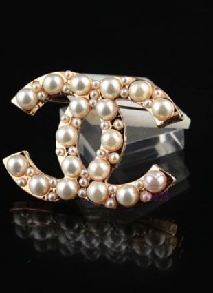 CHANEL brooches gold and pearl