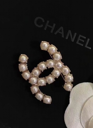 CHANEL brooches pearl