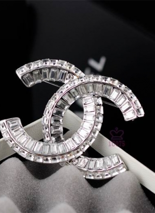 CHANEL brooches silver and crystal