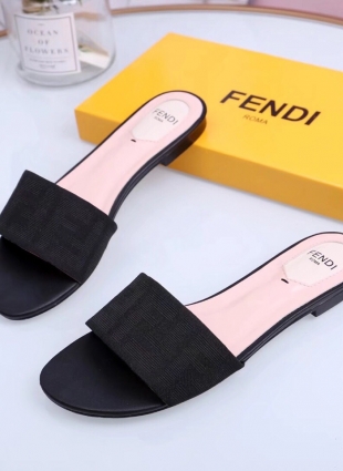 Fendi step-ins black