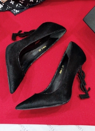 Yves Saint Laurent shoes black