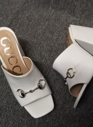 Gucci shoes white