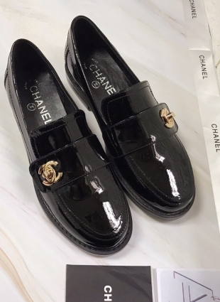 Chanel shoes black