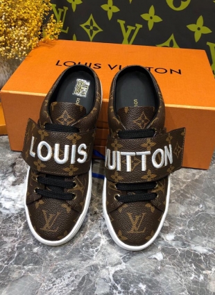 Louis Vuitton sneakers brown