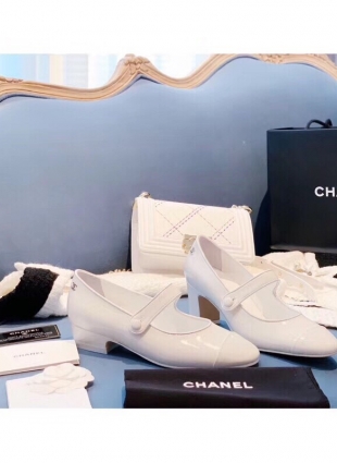 Chanel shoes white