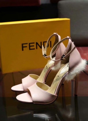 Fendi shoes pink