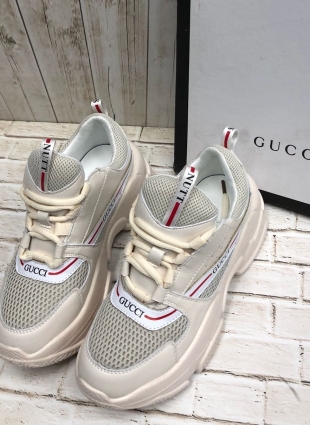 Gucci sneakers beige