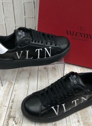 Valentino sneakers black