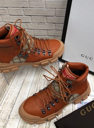 Gucci boots brown