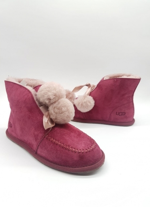 UGG crimson