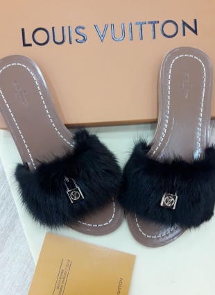 Louis Vuitton step-ins black