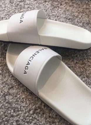 Balenciaga slippers white
