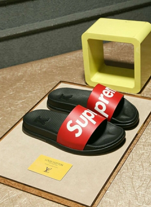 Supreme slippers red