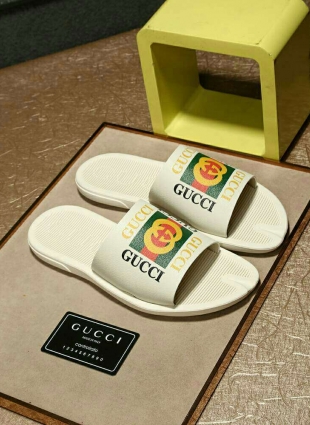 Gucci slippers white