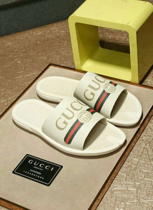 Gucci slippers white